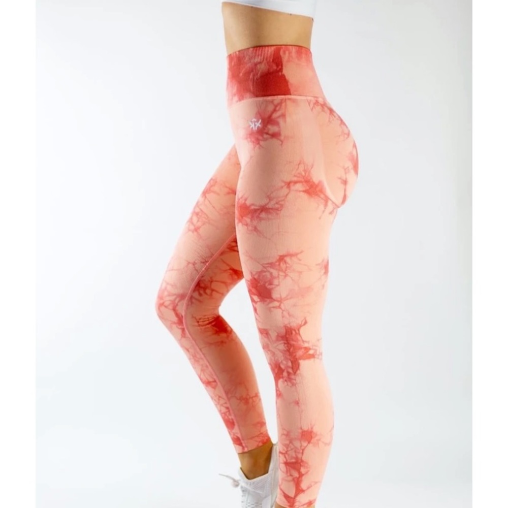 ISO Kaliberx leggings!